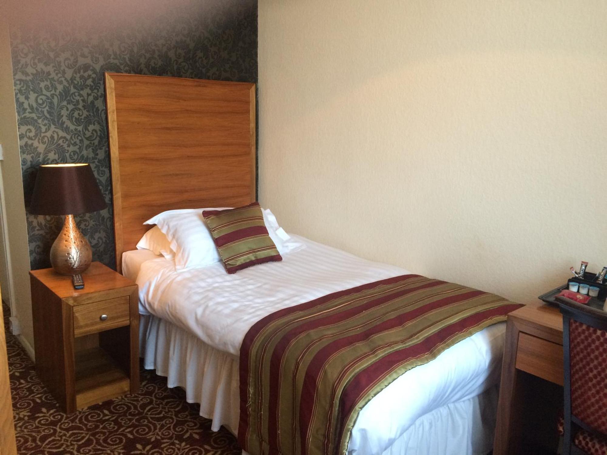 The Three Tuns Hotel Wetherspoon Thirsk Bilik gambar
