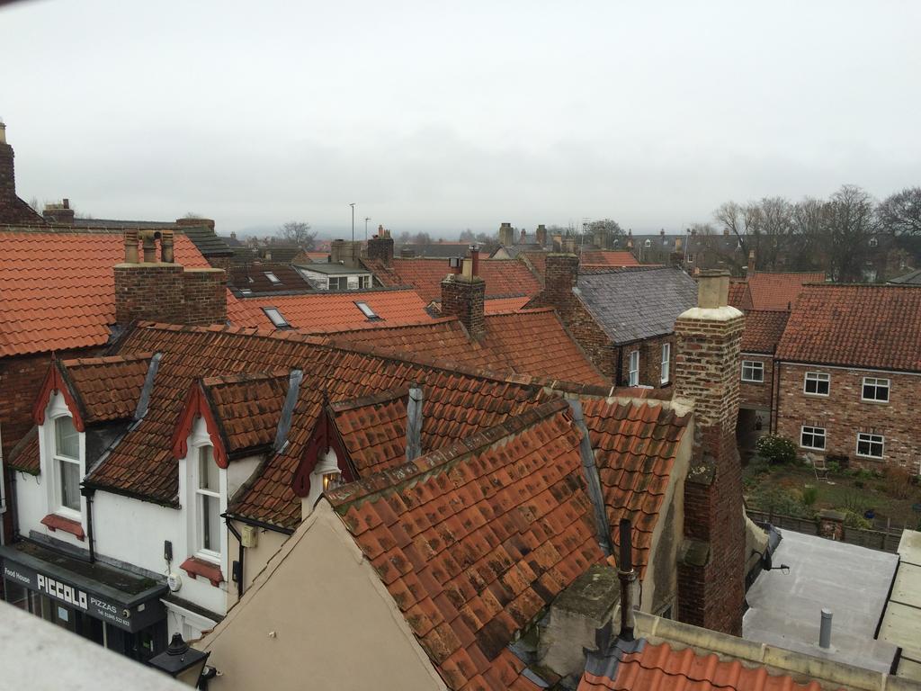 The Three Tuns Hotel Wetherspoon Thirsk Bilik gambar