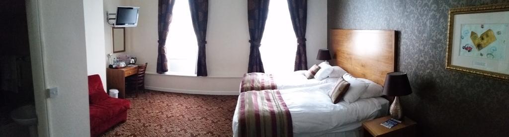 The Three Tuns Hotel Wetherspoon Thirsk Bilik gambar