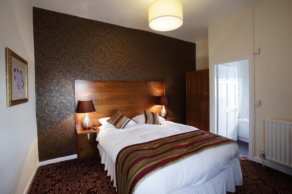 The Three Tuns Hotel Wetherspoon Thirsk Bilik gambar