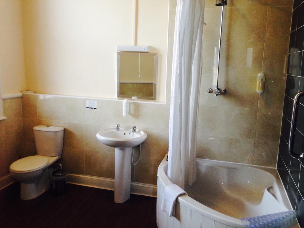 The Three Tuns Hotel Wetherspoon Thirsk Bilik gambar